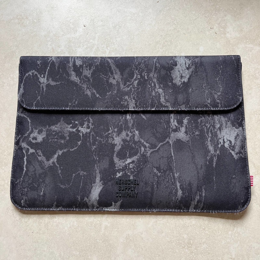 NWOT Herschel Supply Co. Spokane Sleeve Laptop Case for 13" Macbook Gray Marble